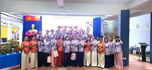 Công đoàn trường THCS Hùng Vương tổ chức ngày Ngày Quốc tế Phụ nữ 8-3